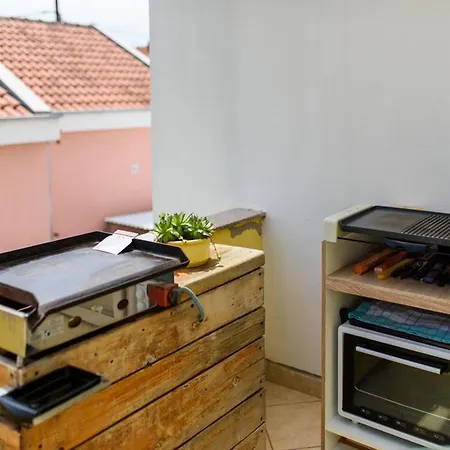 Prázdninový dům Homely In Suko An Near Sea *