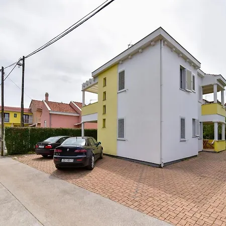 Homely In Suko An Near Sea Holiday home *