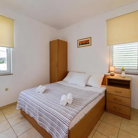 Holiday home Homely In Suko An Near Sea