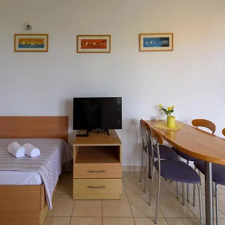 Дом отдыха Homely In Near Sea *